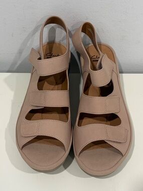 NEW Clarks Reedly Juno Nubuck Triple Strap Comfort Wedge Sandal Beige US 8.5